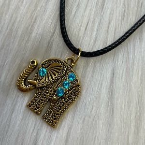 Elephant blue faceted rhinestones necklace